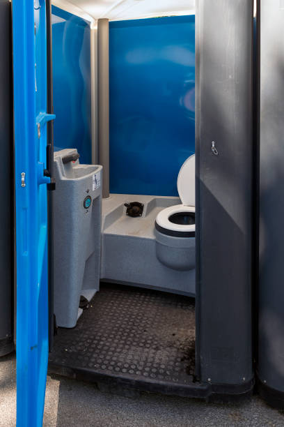 Portable Toilet Options We Offer in Alta Sierra, CA